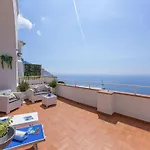 Spacious Holiday Home In Positano