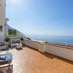 Spacious Holiday Home In Positano