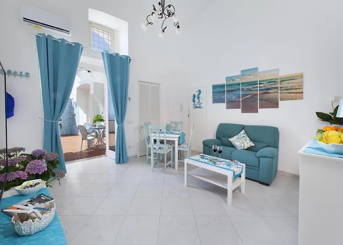 Spacious Holiday Home In Positano