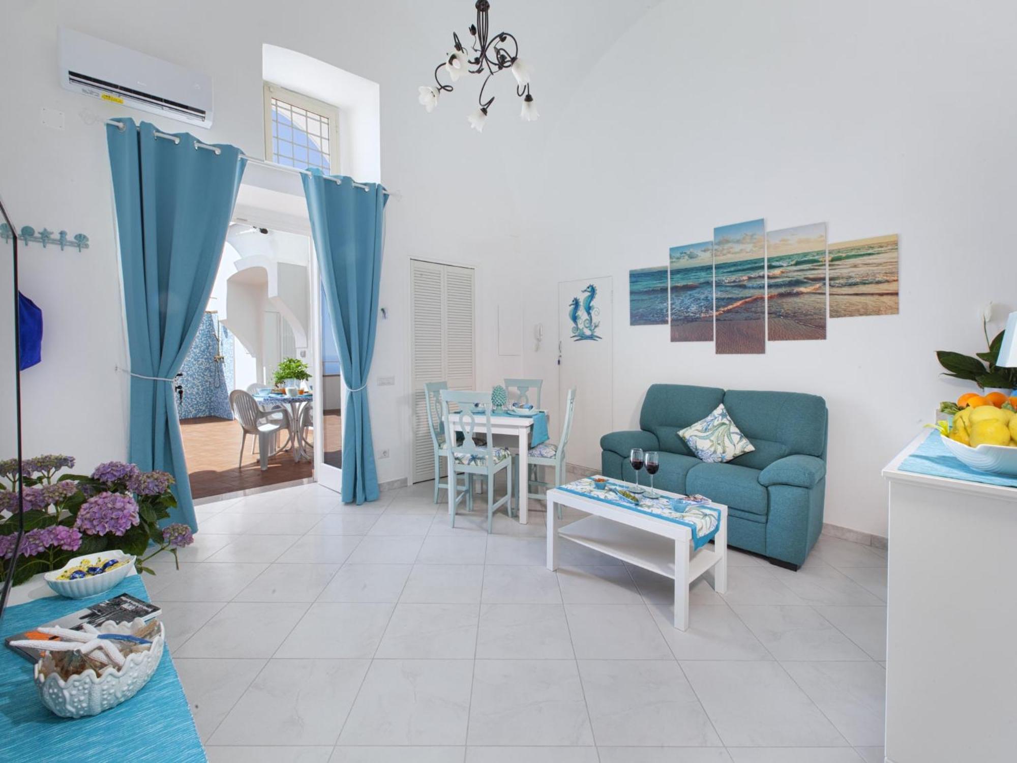 Spacious Holiday Home In Positano Holiday home