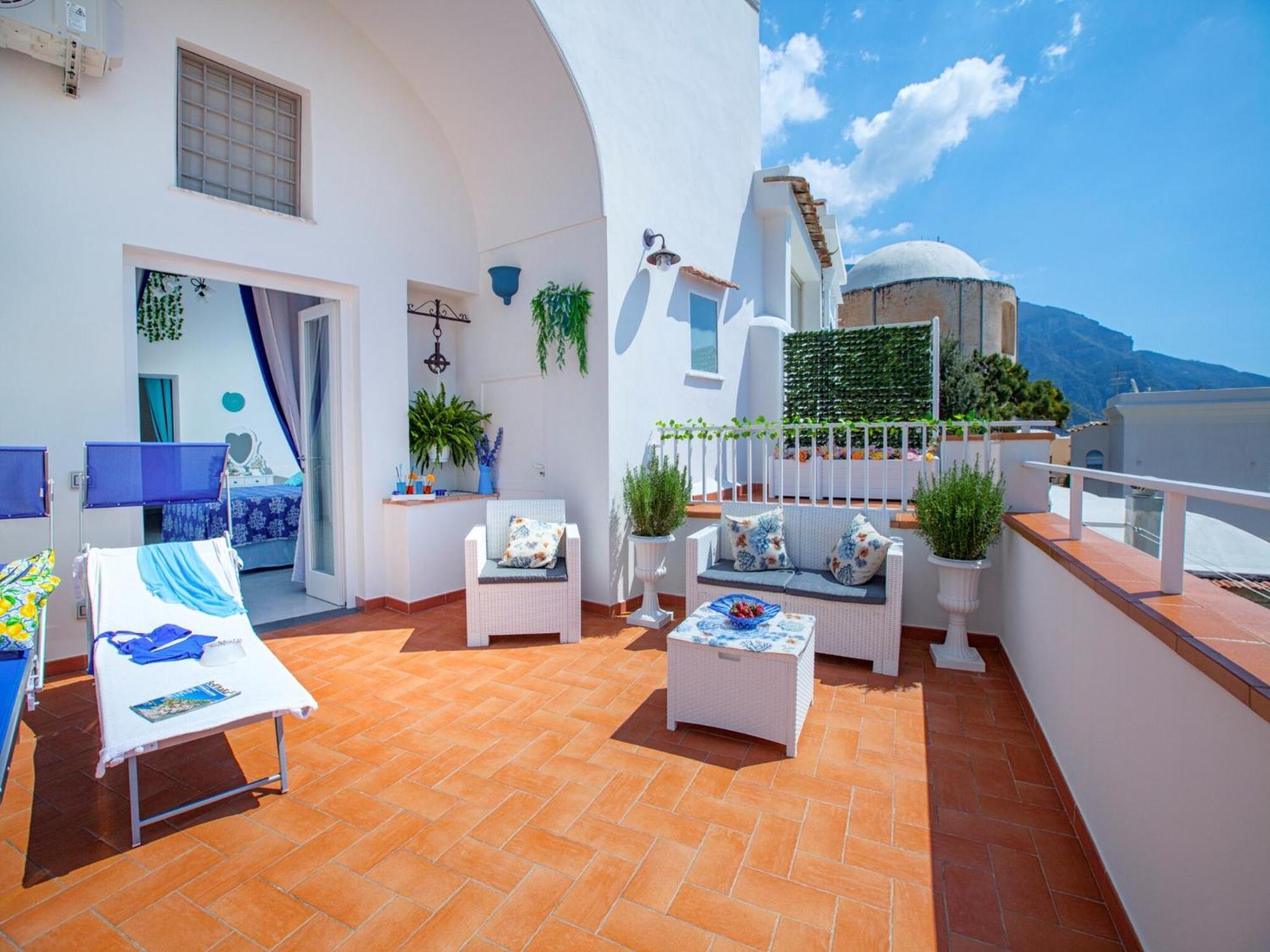 Spacious Holiday Home In Positano Holiday home